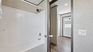 Cavco Community / Daisy 16723F Bathroom 149970
