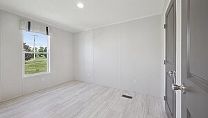 Cavco Community / Clover 16663F Bedroom 149999