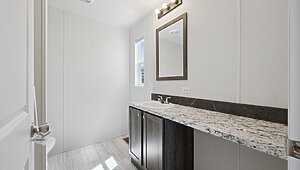 Cavco Community / Aster 16602F Bathroom 150037