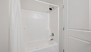 Cavco Community / Aster 16602F Bathroom 150042