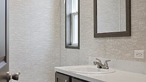 Cavco Community / Dalia 16562F Bathroom 150076
