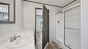 Cavco Community / Dalia 16562F Bathroom 150073