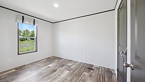 Cavco Community / Dalia 16562F Bedroom 150068