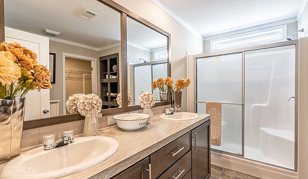 Lifestyle / Avon Park 24482E Bathroom 49885