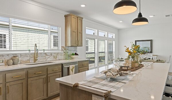 Luxe Haven / The Luxe Haven III 320FT32764A Kitchen 139770