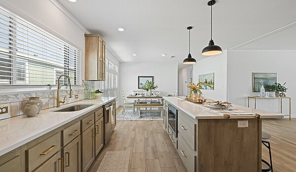 Luxe Haven / The Luxe Haven 320FT32724A Kitchen 139791