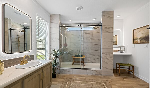 Luxe Haven / The Luxe Haven 320FT32724A Bathroom 139816
