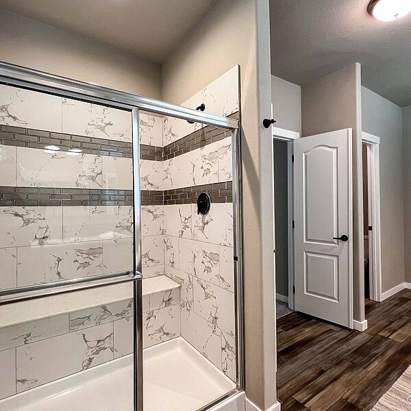 5000 Series / The Timber Ridge Elite 42684A Bathroom 118682