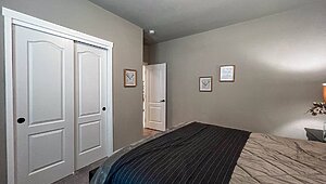 5000 Series / The Timber Ridge Elite 42684A Bedroom 118677