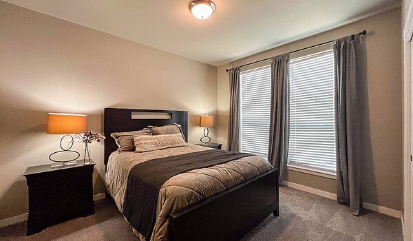 5000 Series / The Timber Ridge Elite 42684A Bedroom 118679
