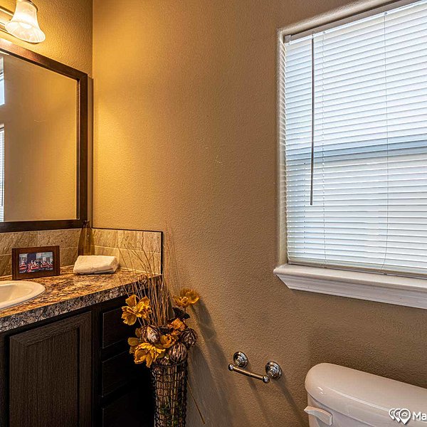 Palm Harbor / The Paradise PL15401A Bathroom 43835