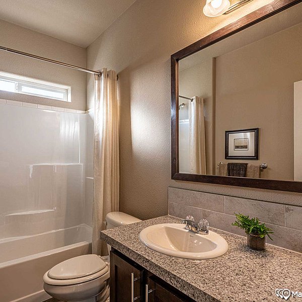 Palm Harbor / The Pinehurst 30763A Bathroom 43878