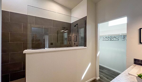 Palm Harbor / The Loft HD1576 Bathroom 118696