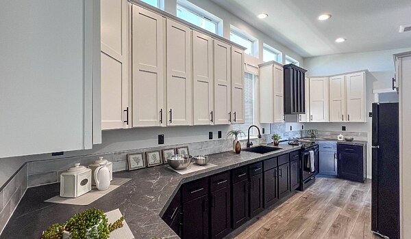Palm Harbor / The Loft HD1576 Kitchen 118689