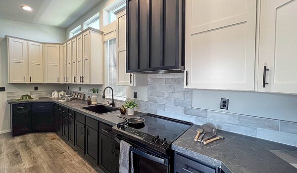 Palm Harbor / The Loft HD1576 Kitchen 118690