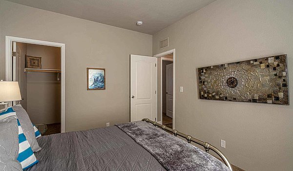 Palm Harbor / The Secret Cove HD28603C Bedroom 43931