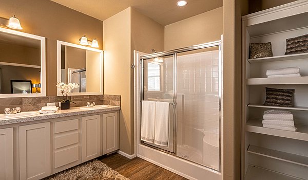 Palm Harbor / The Winchester Bay HD3068 Bathroom 43520