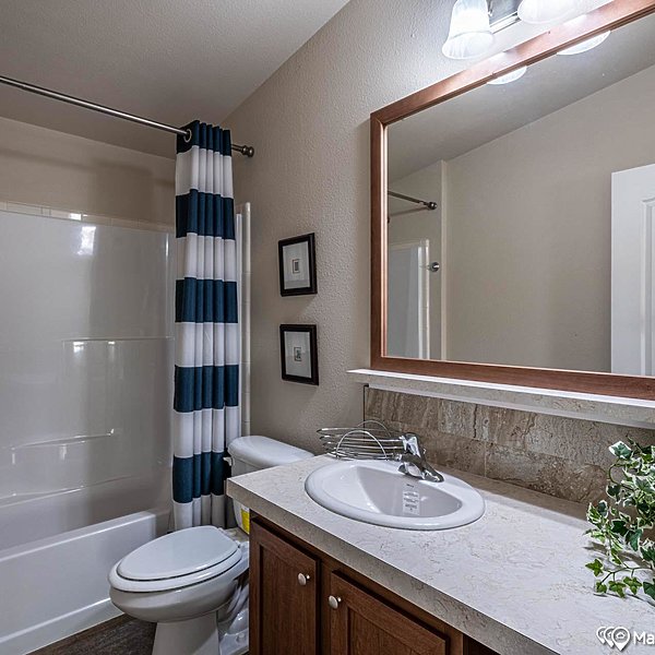 400 Series / The River Front 28523A Bathroom 43897