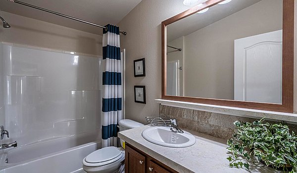 400 Series / The River Front 28523A Bathroom 43897