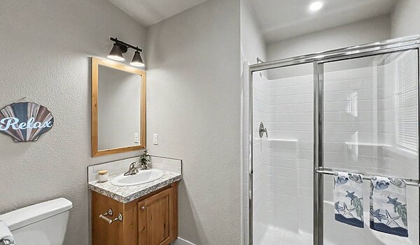 400 Series / The Santiam 28603C Bathroom 131093
