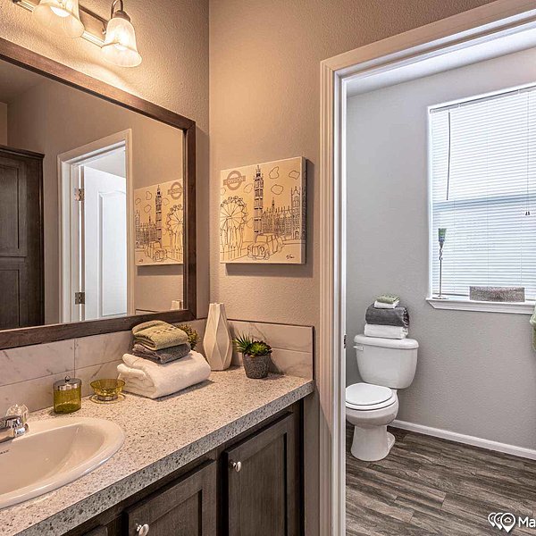 Palm Harbor / The Sparks Castle HD-2970 Bathroom 45925