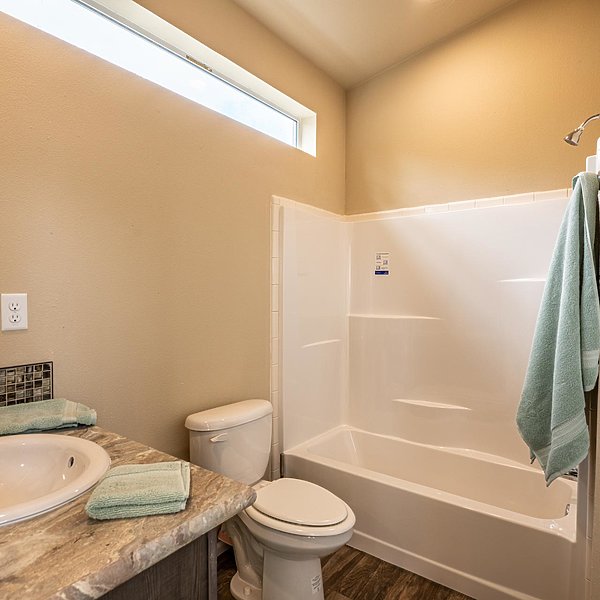 Palm Harbor / The American Freedom 14562A Bathroom 55829