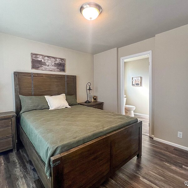 Siskiyou Series / Brook SI24362A Bedroom 103661