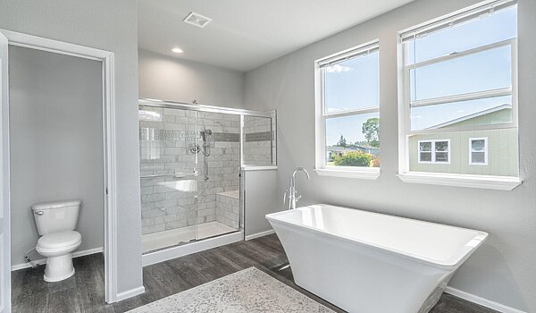 American Dream Series / Ranch House 30683R Bathroom 115924