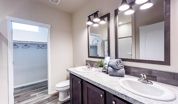 400 Series / The Canyon 4G27523C Bathroom 118745