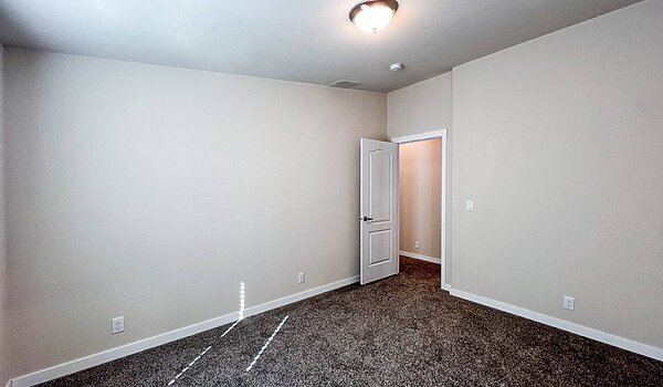 5000 Series / Yellowstone 42644A Bedroom 121063