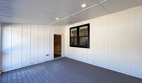 5000 Series / Yellowstone 42644A Exterior 121074