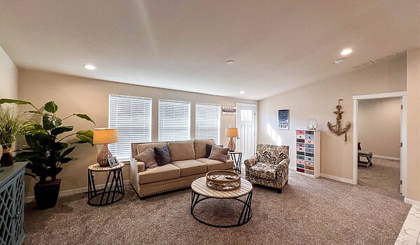 5000 Series / Yellowstone 42644A Interior 121057