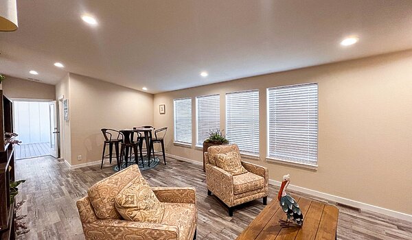 5000 Series / Yellowstone 42644A Interior 121059