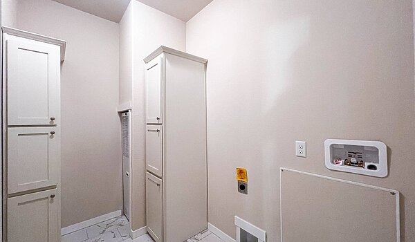 5000 Series / Yellowstone 42644A Utility 121070