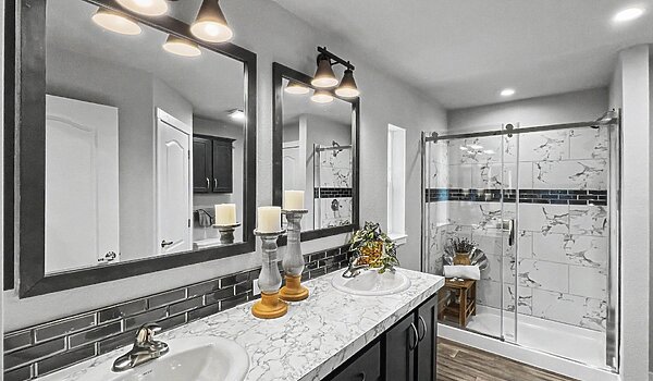 400 Series / The Metolius Cabin 4G28522A Serenity Bathroom 131108