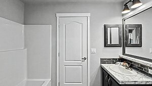 400 Series / The Metolius Cabin 4G28522A Serenity Bathroom 131109