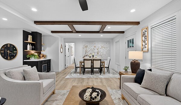 Alpha / Aura 28644A Interior 149122