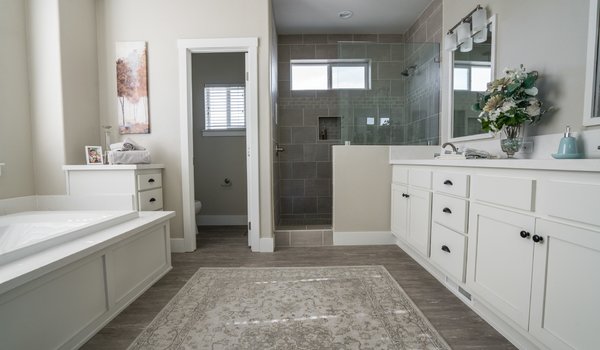 Sunset Ridge / K943 Bathroom 25890