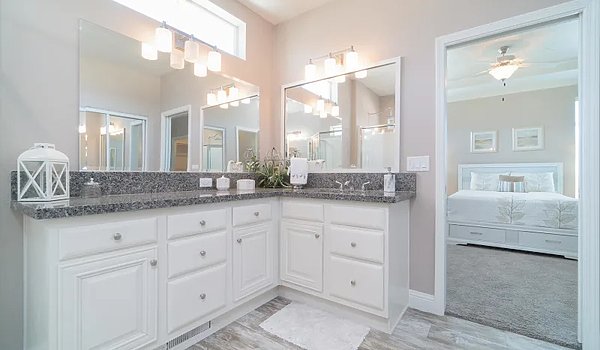 Sunset Ridge / K583G Bathroom 68435