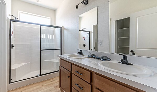 The Victory / M201J Bathroom 114619