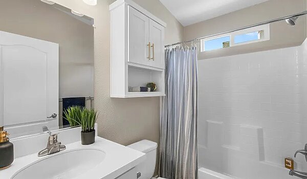 Amber Cove / K610J Interior 120591