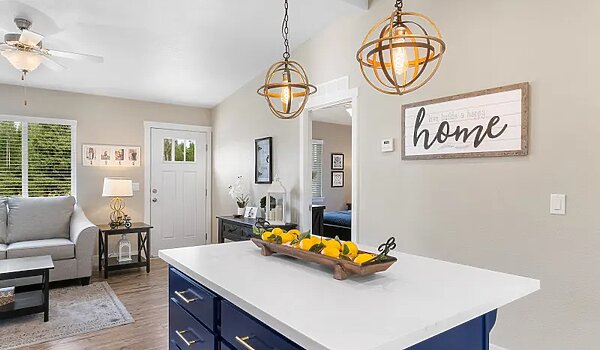 Amber Cove / K610J Interior 120587