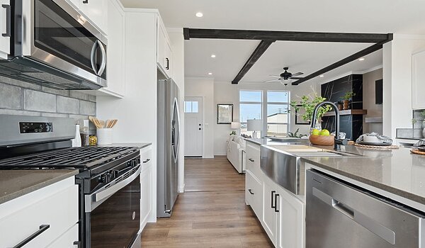 Altitude Series / Kritzer 2856H32A4A Interior 120730