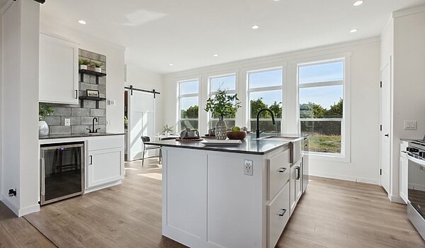 Altitude Series / Kritzer 2856H32A4A Interior 120731