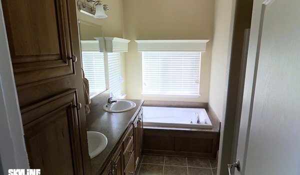 Sunset Ridge / K594G Bathroom 2781