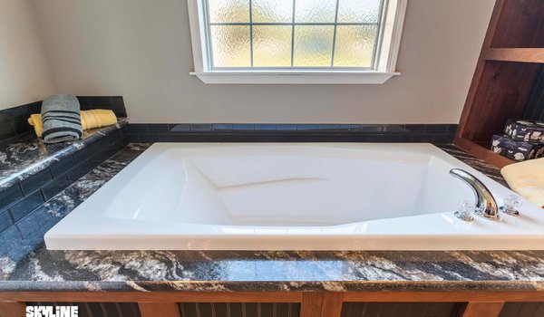 Palm Bay / 6233 SC Bathroom 4304