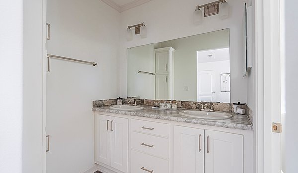 Silver Springs / 5006N Bathroom 79881