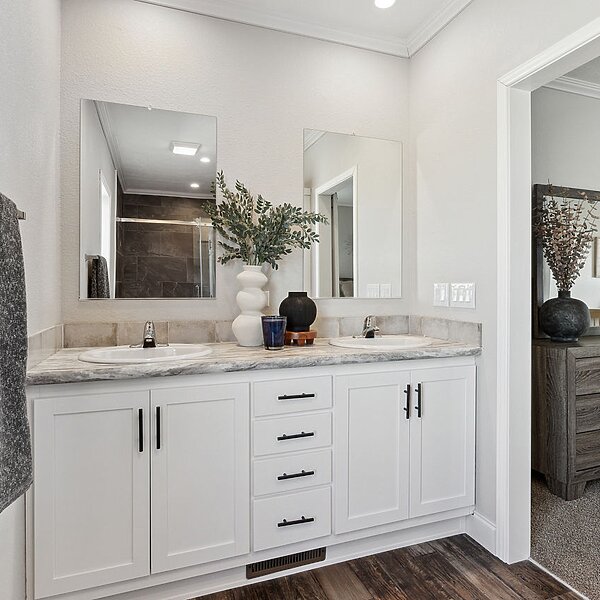 Genesis / 9302 Bathroom 116633