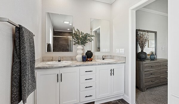 Genesis / 9302 Bathroom 116633