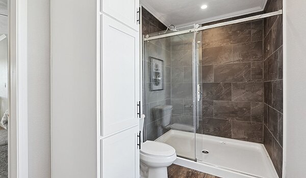 Genesis / 9302 Bathroom 116635